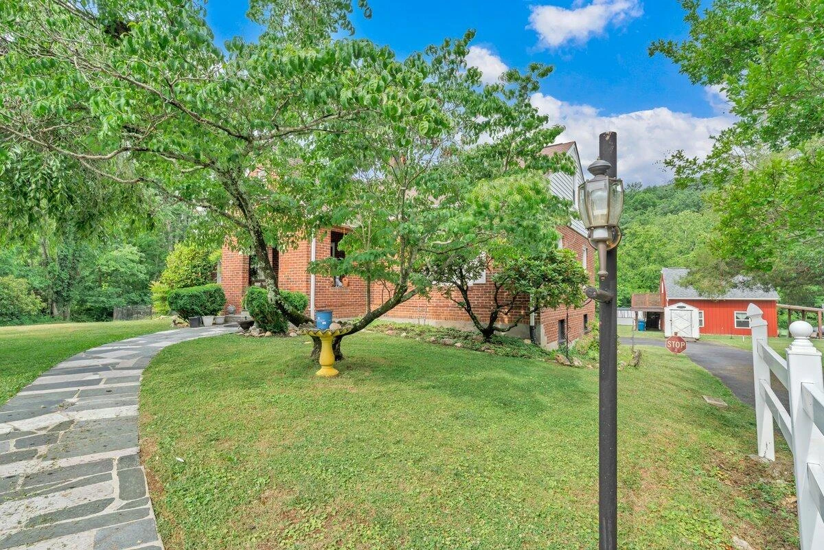 2519 Kent RD SE - Photo 36