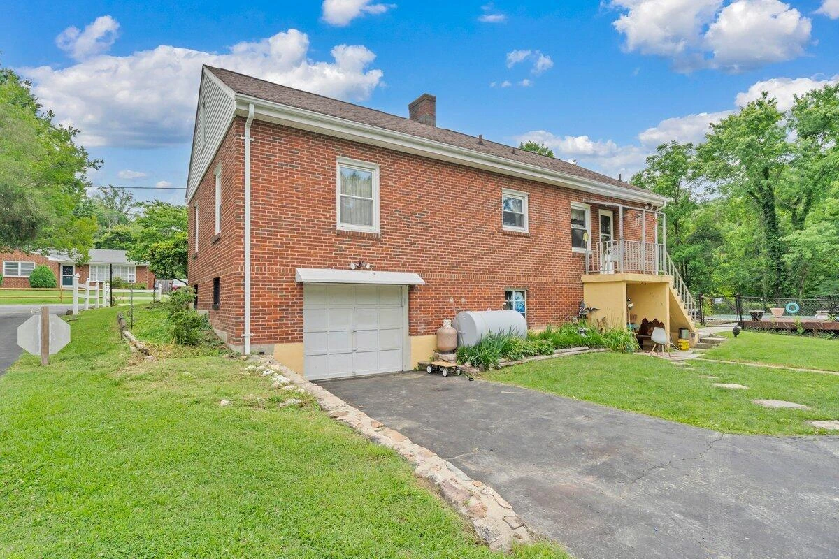 2519 Kent RD SE - Photo 43