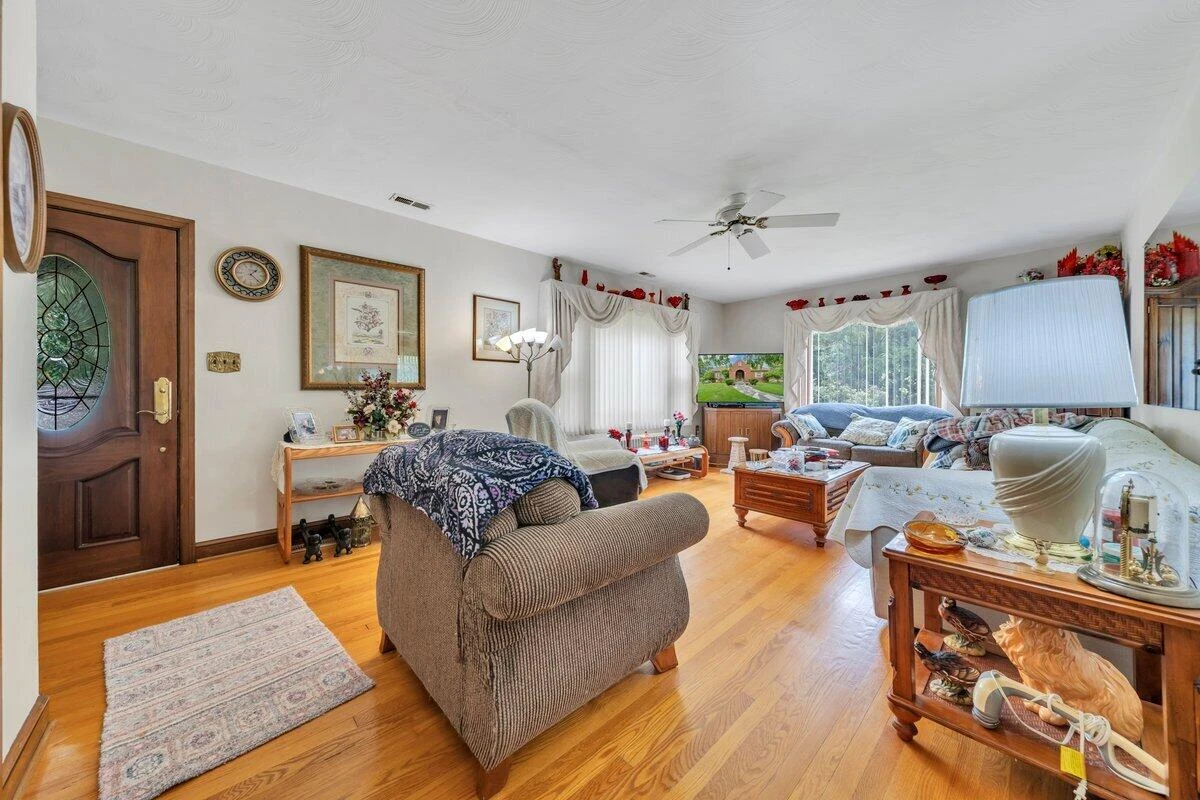 2519 Kent RD SE - Photo 5