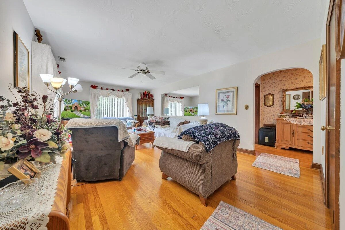 2519 Kent RD SE - Photo 7