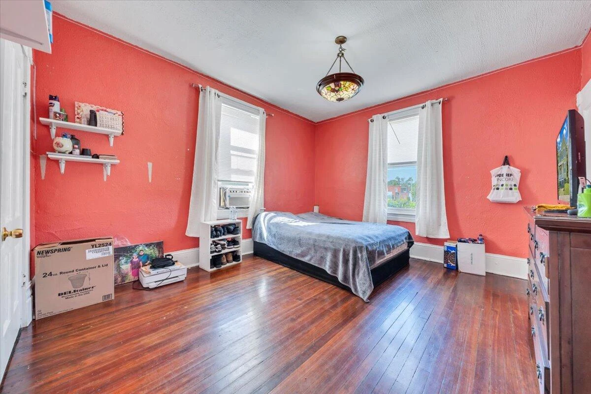 1022 Fairfax AVE NW - Photo 11