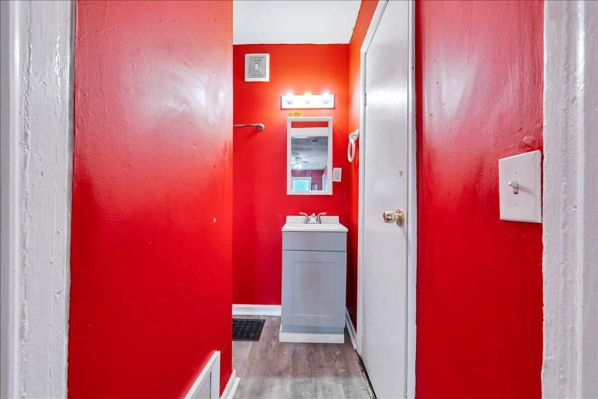 1022 Fairfax AVE NW - Photo 12
