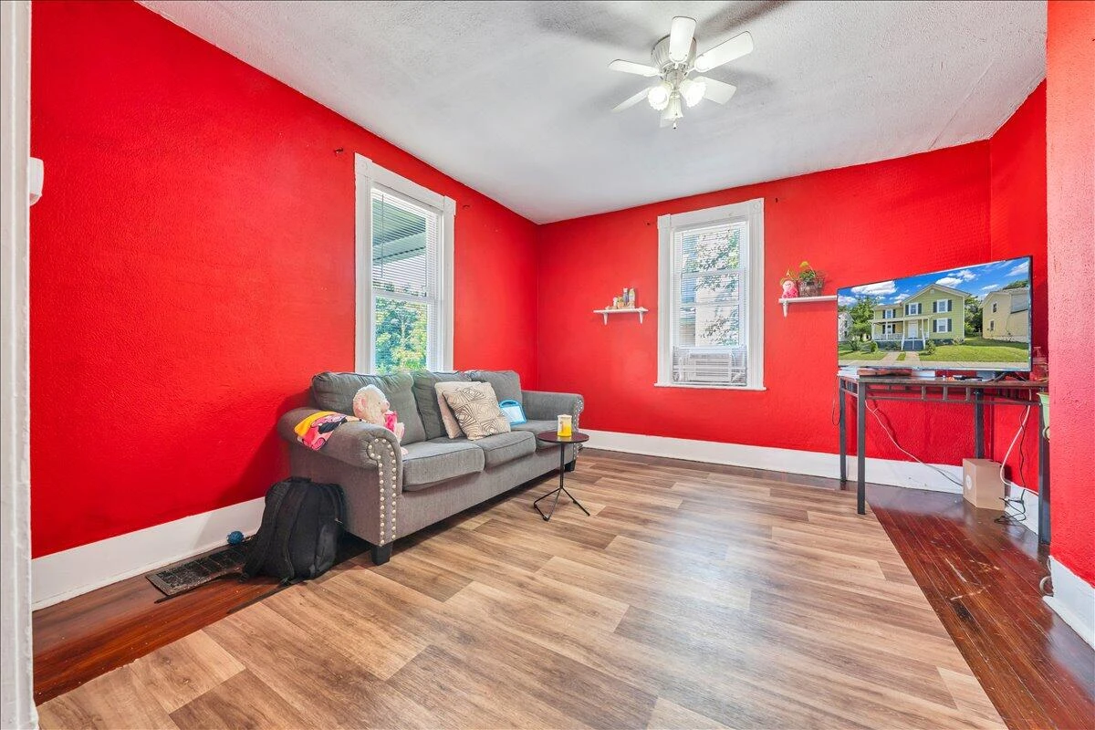 1022 Fairfax AVE NW - Photo 5
