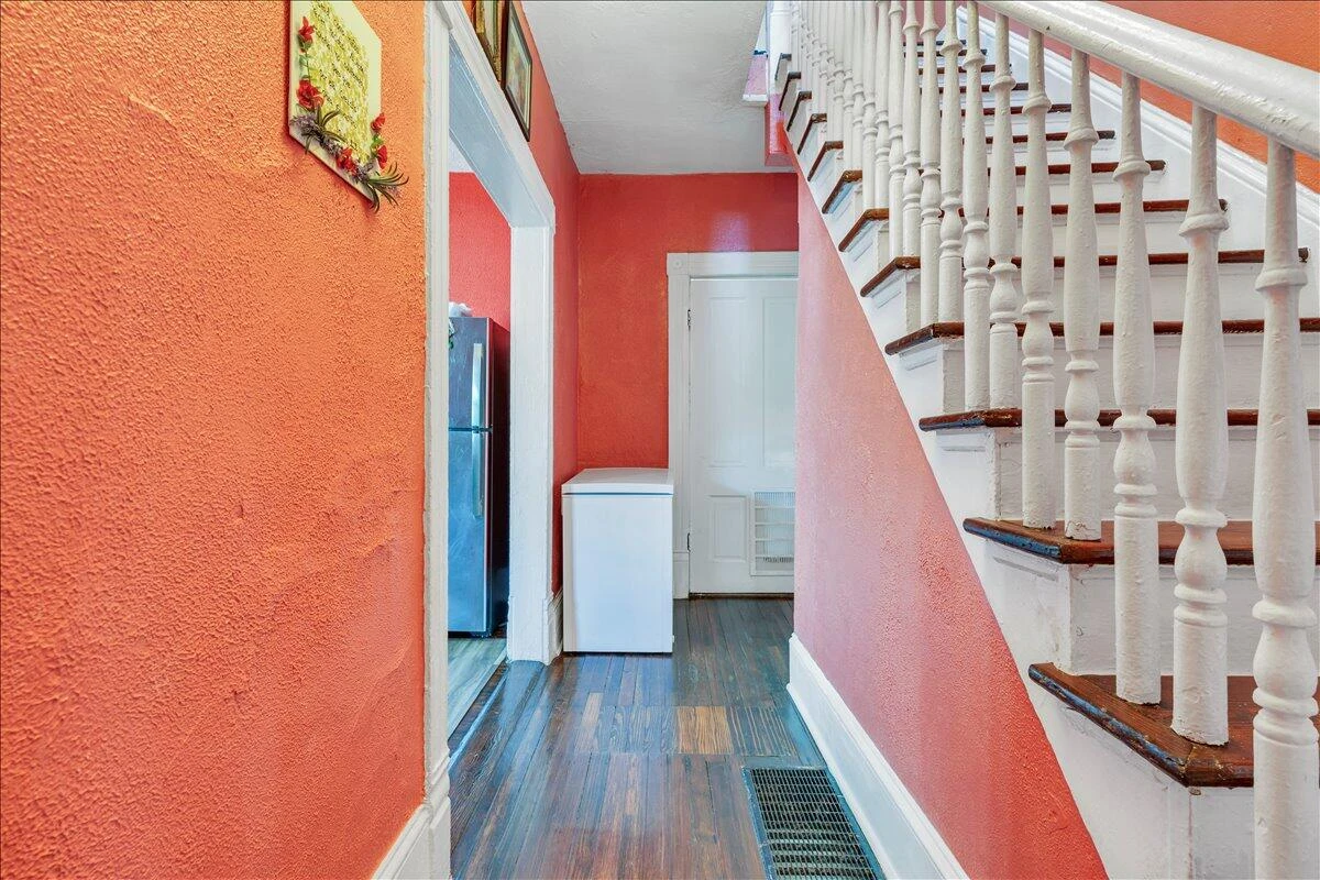 1022 Fairfax AVE NW - Photo 6