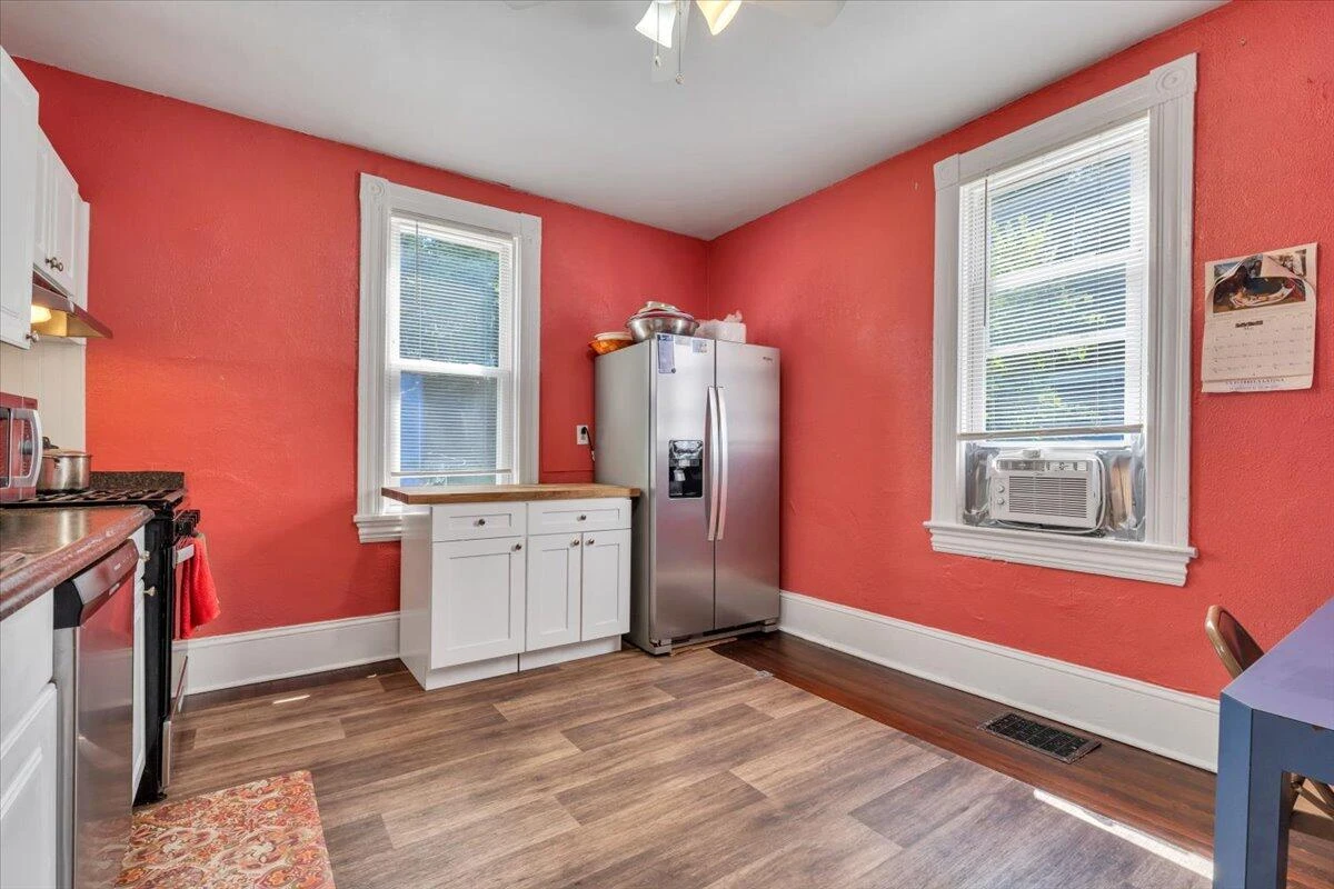 1022 Fairfax AVE NW - Photo 7
