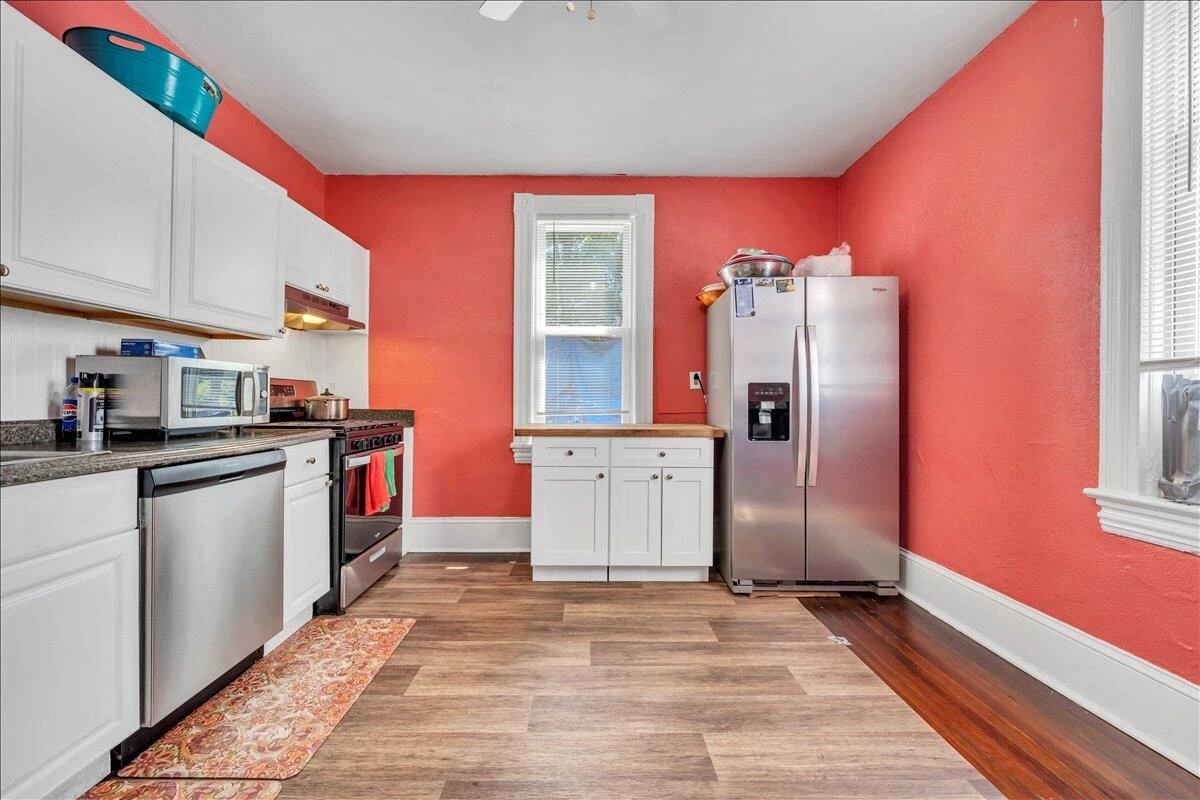 1022 Fairfax AVE NW - Photo 8