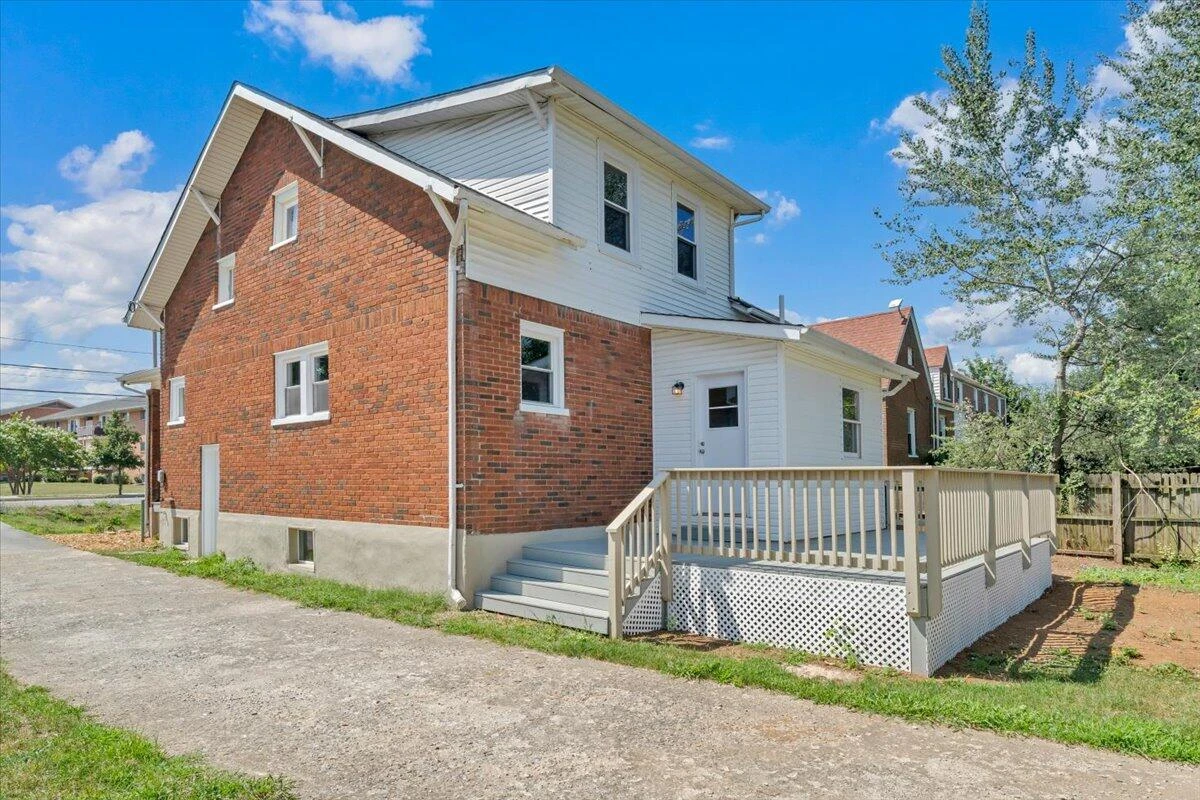 2816 10th ST NW - Photo 32