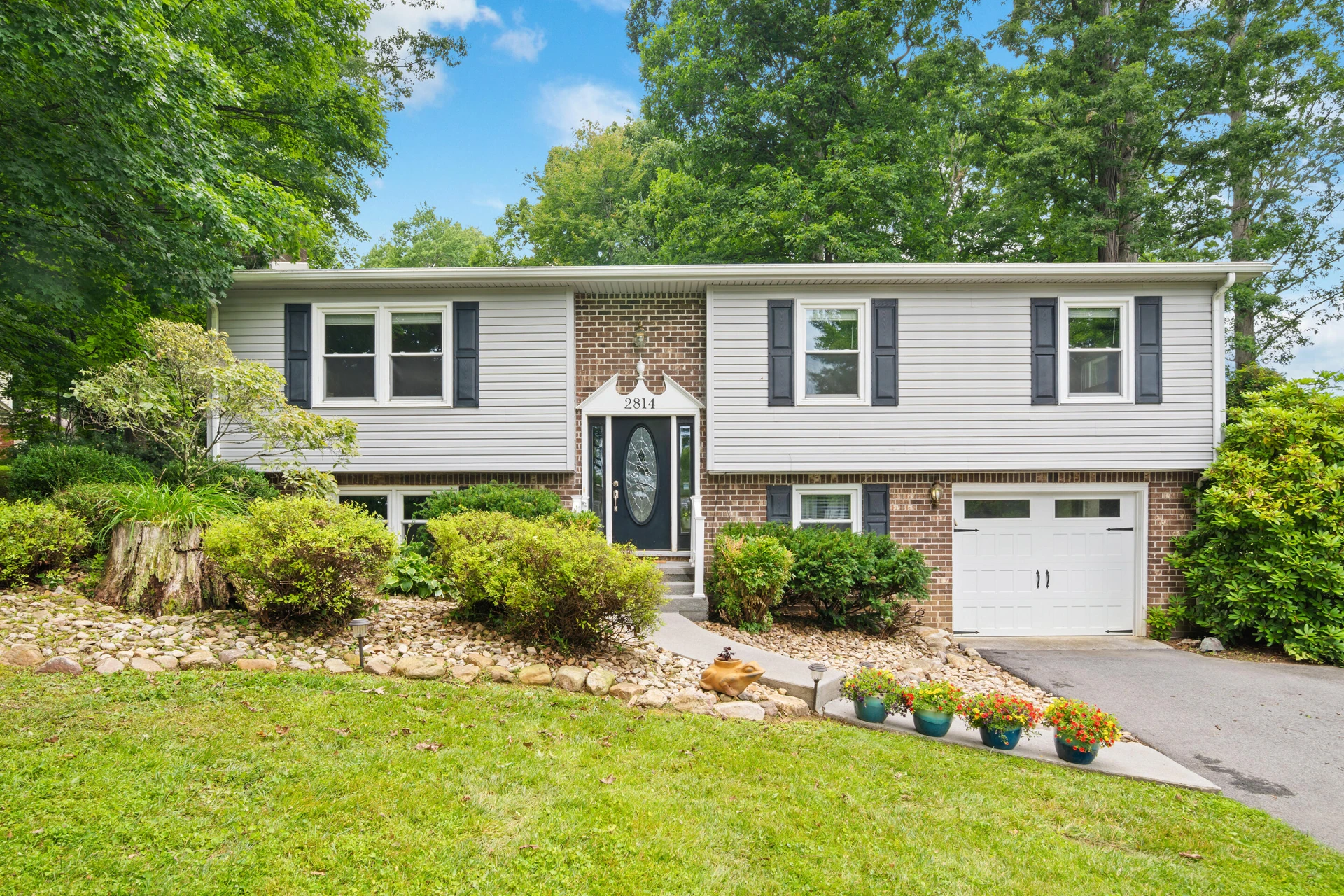 2814 Mount Vernon LN - Photo 3