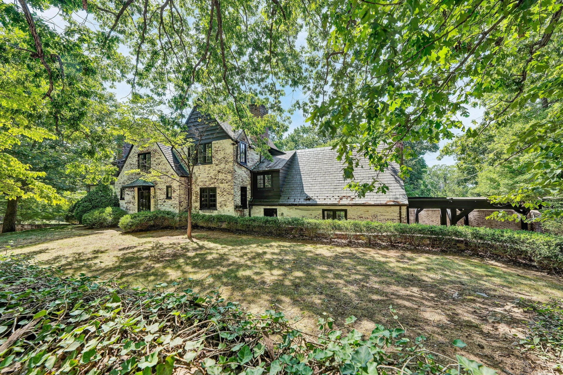 3625 Ridgewood LN SW - Photo 2