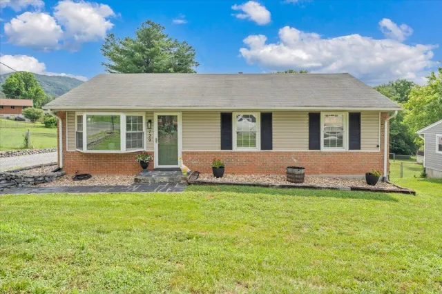 729 Kenyon RD, Vinton, VA, 24179