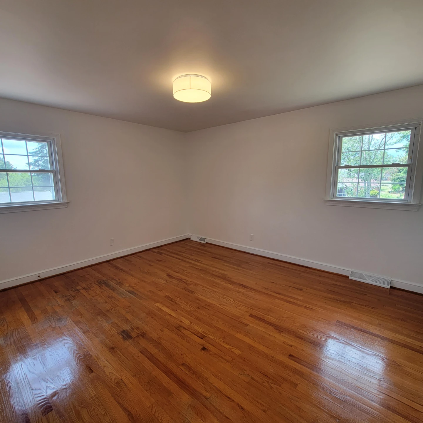 1504 Meadowview LN - Photo 13