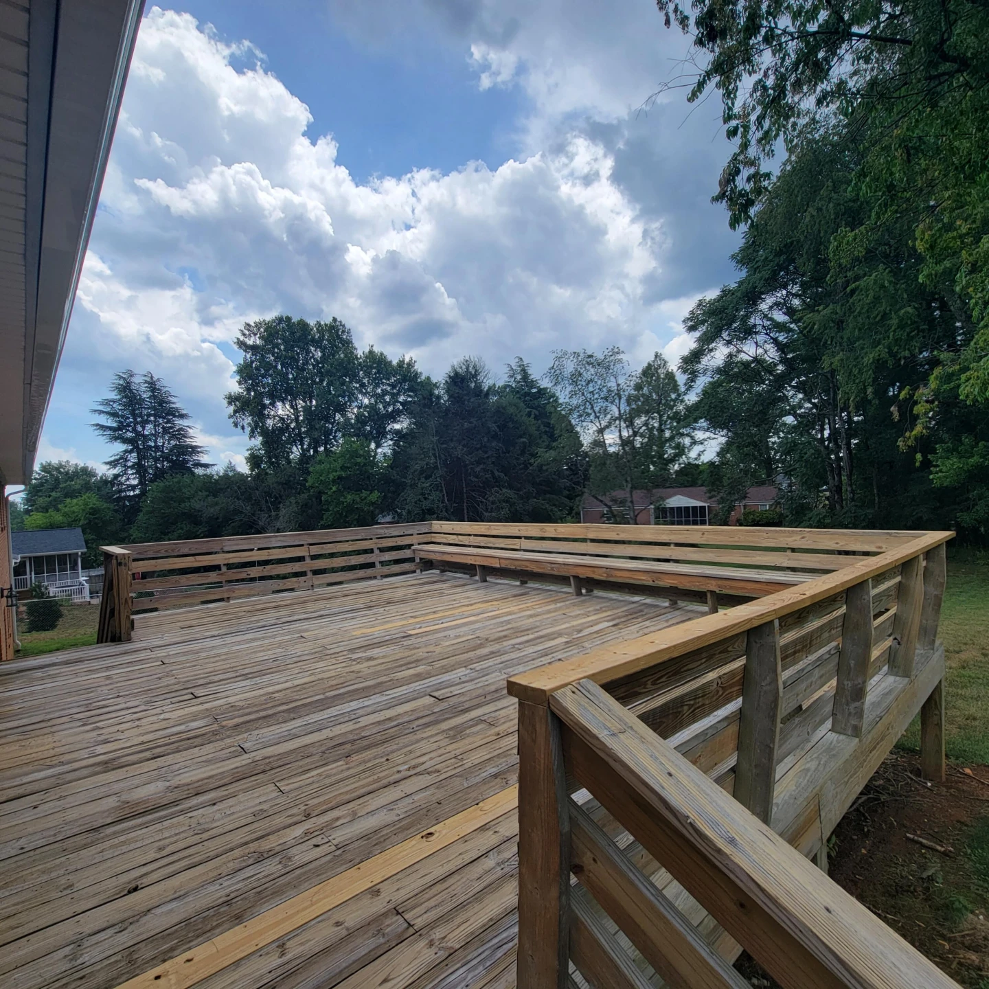 1504 Meadowview LN - Photo 16