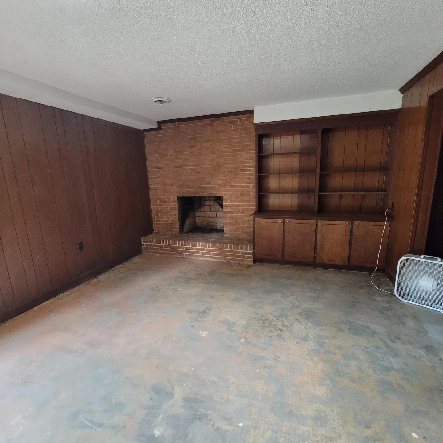 1504 Meadowview LN - Photo 18