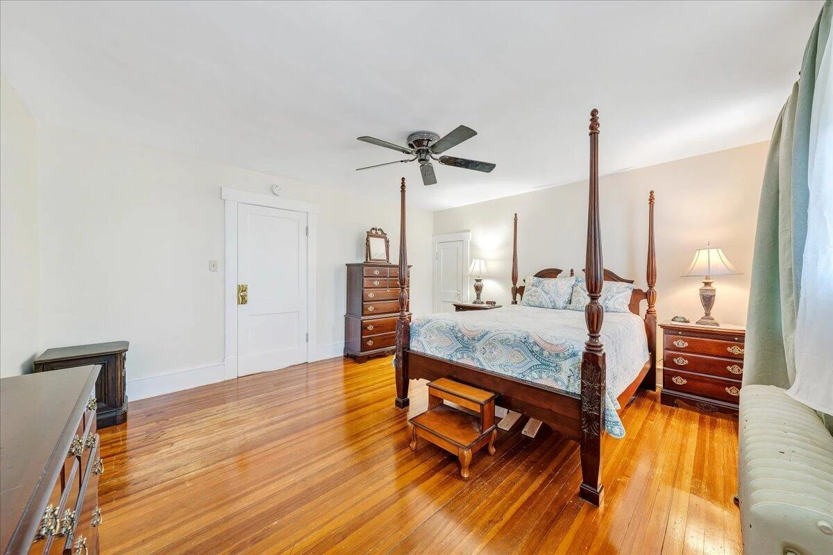 2040 Berkley AVE SW - Photo 36
