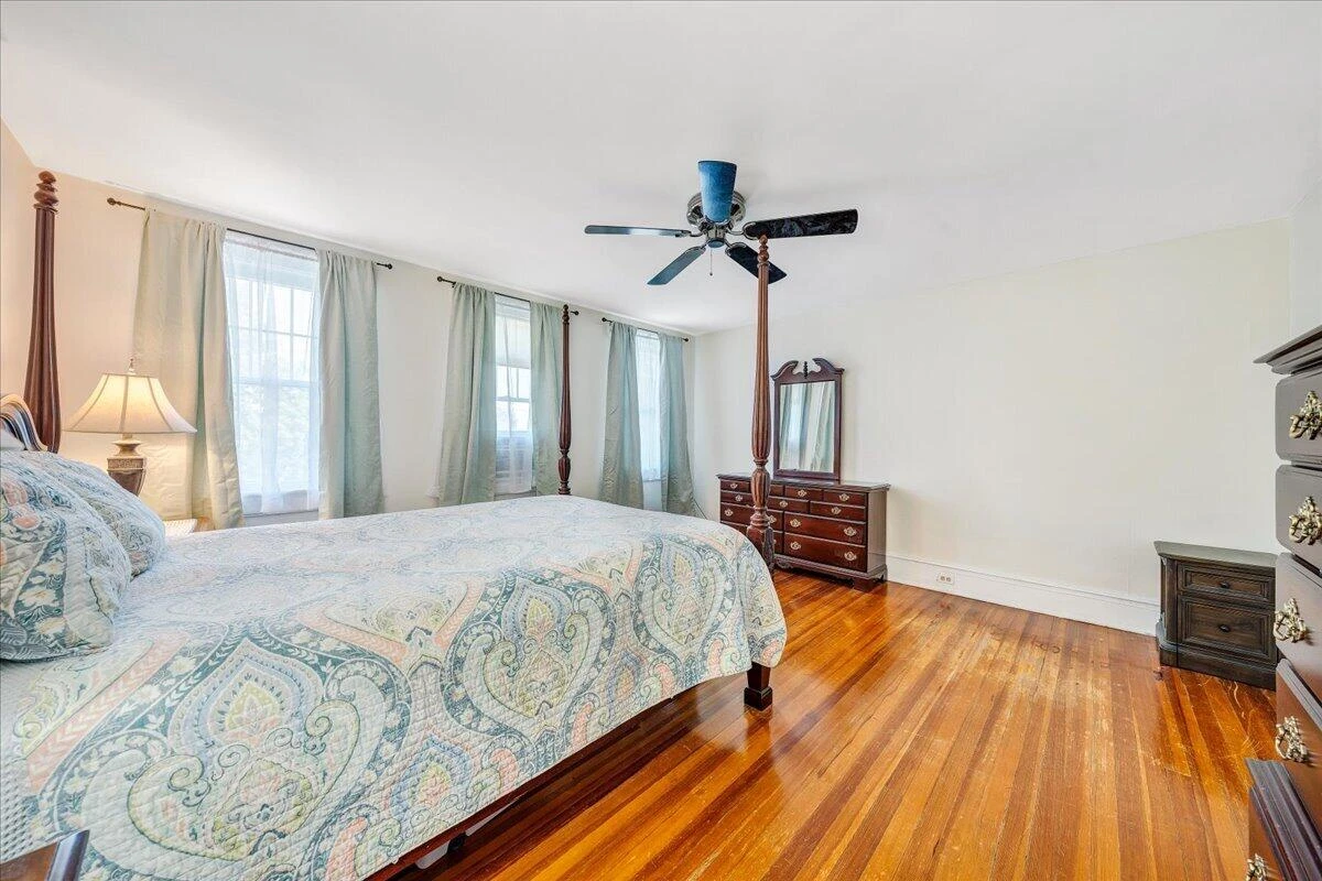 2040 Berkley AVE SW - Photo 38