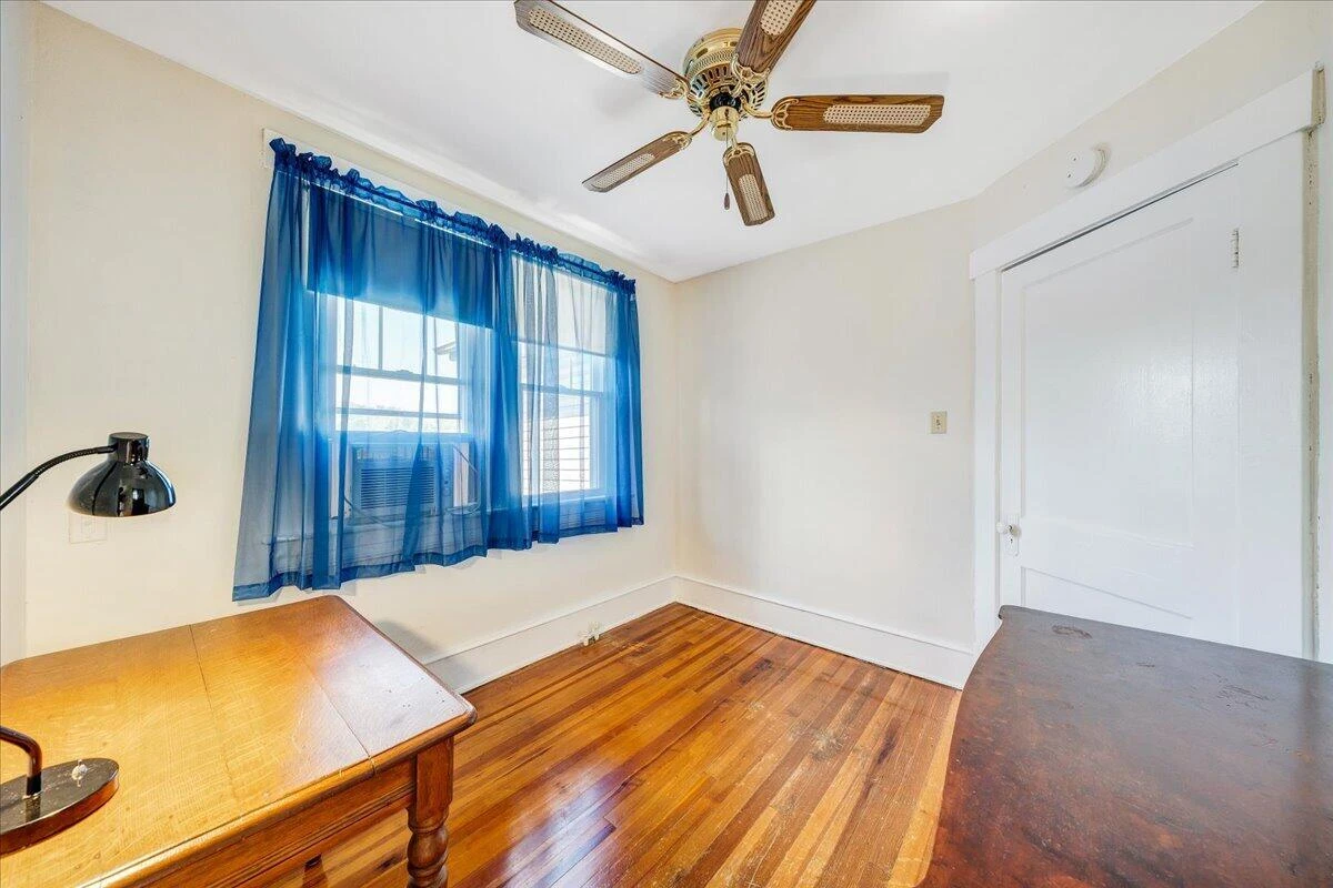 2040 Berkley AVE SW - Photo 41