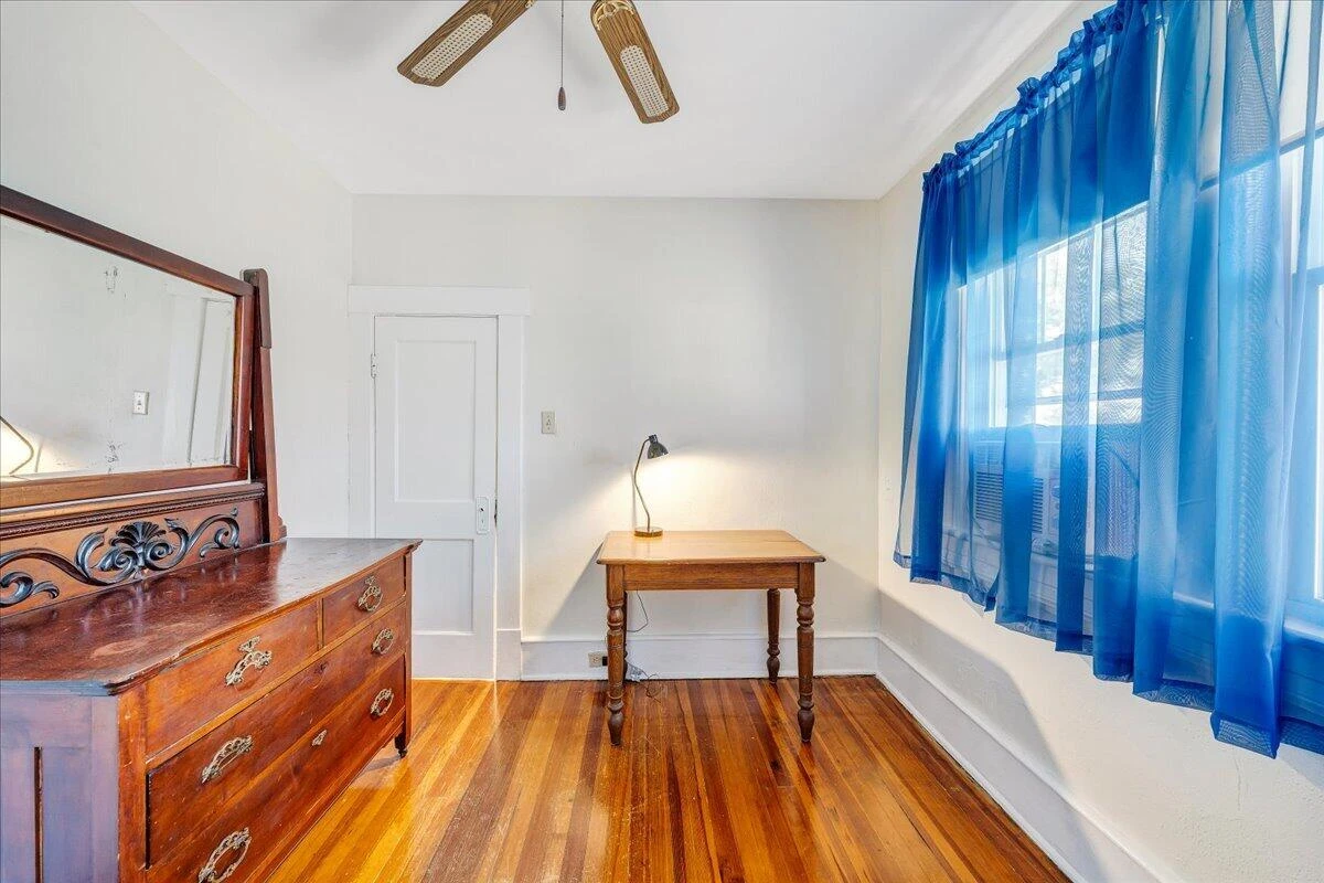 2040 Berkley AVE SW - Photo 42