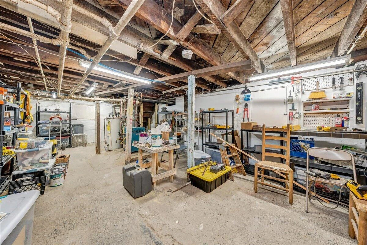 2040 Berkley AVE SW - Photo 49