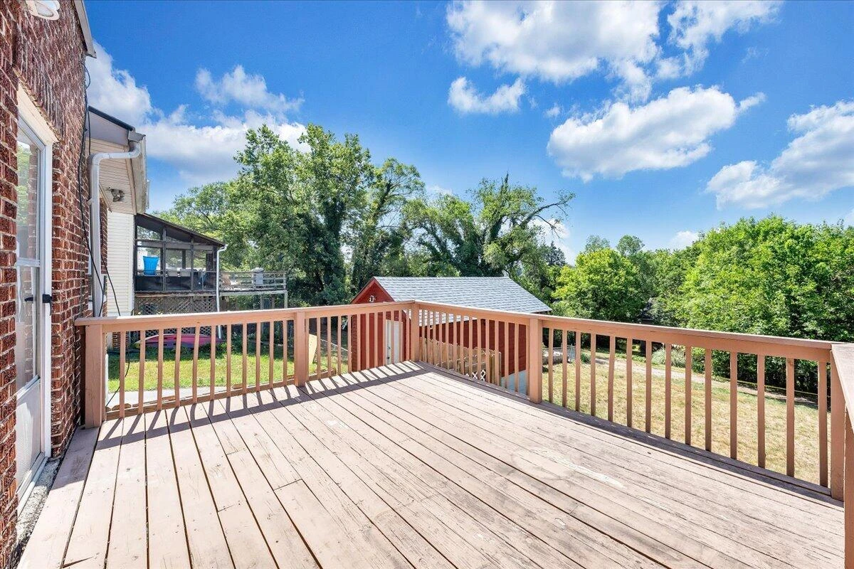 2040 Berkley AVE SW - Photo 52