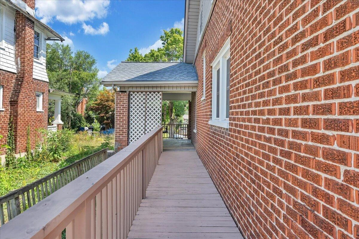 2040 Berkley AVE SW - Photo 55