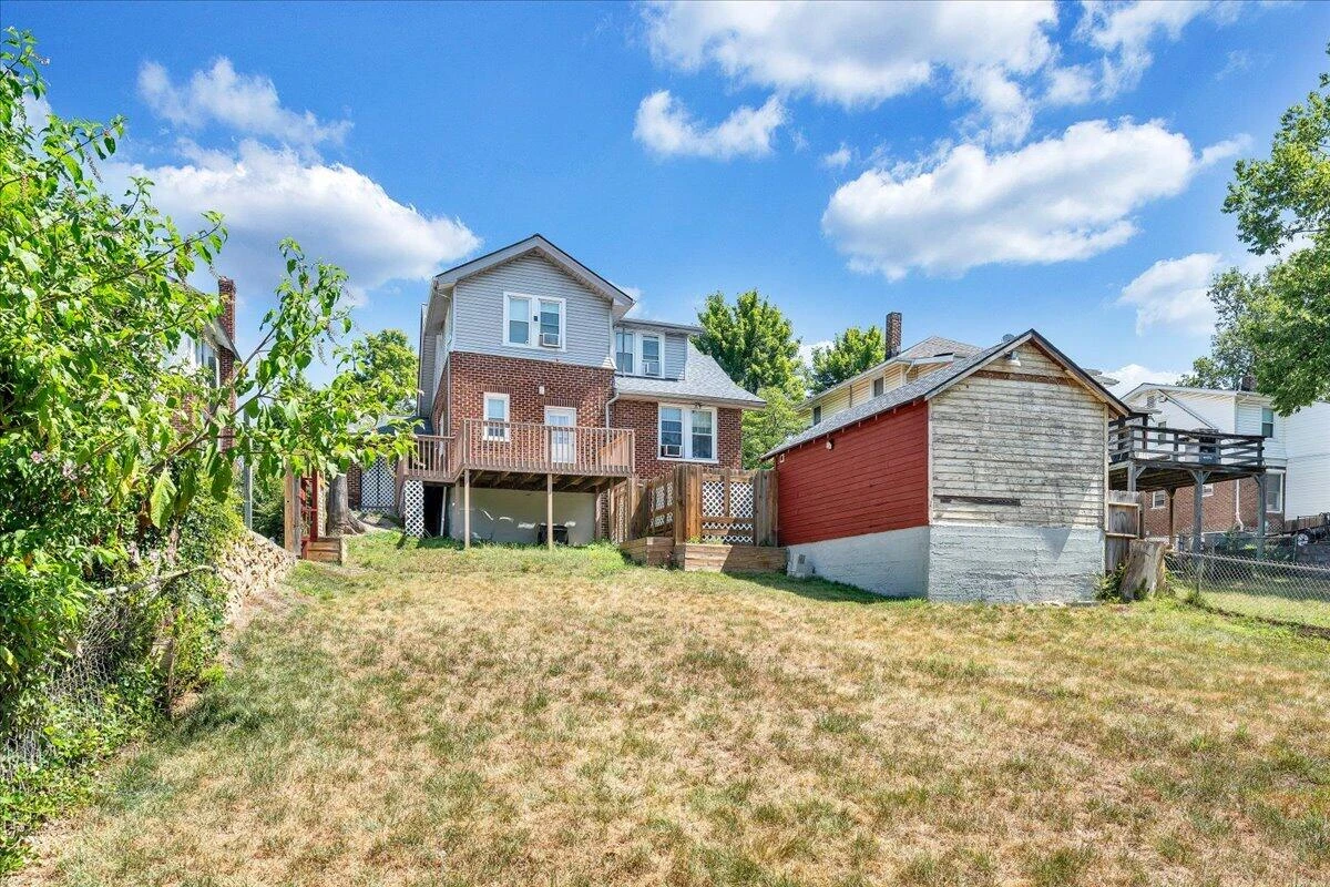 2040 Berkley AVE SW - Photo 58