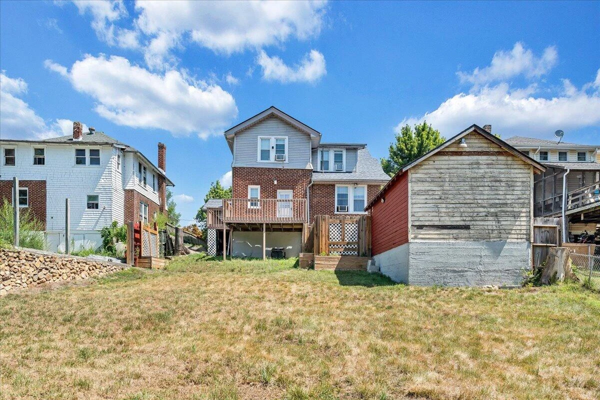 2040 Berkley AVE SW - Photo 59