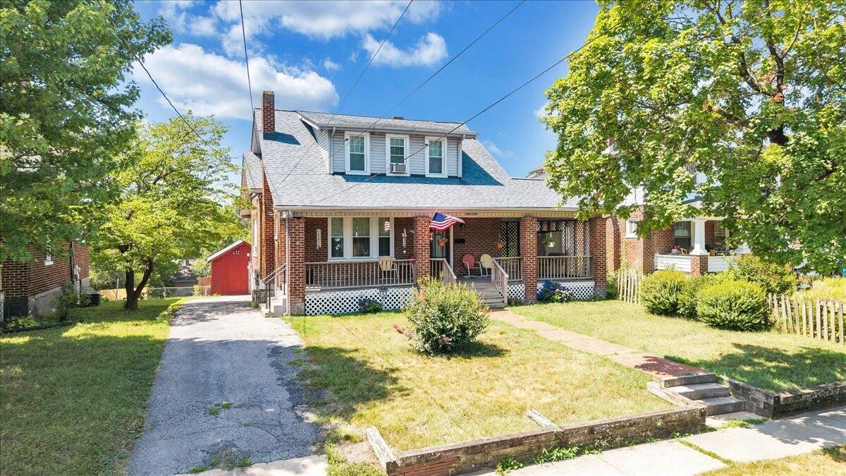 2040 Berkley AVE SW - Photo 66