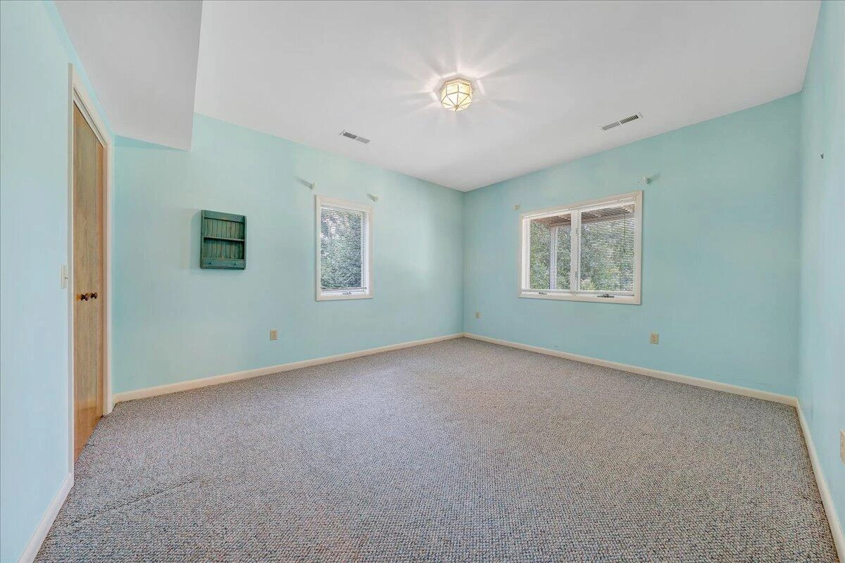 110 Club House DR - Photo 24