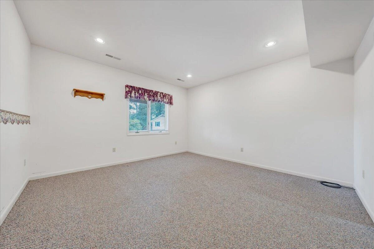 110 Club House DR - Photo 27