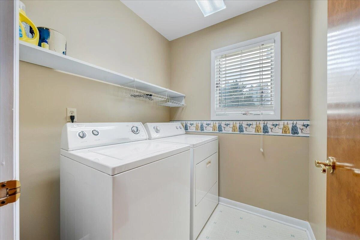 110 Club House DR - Photo 28