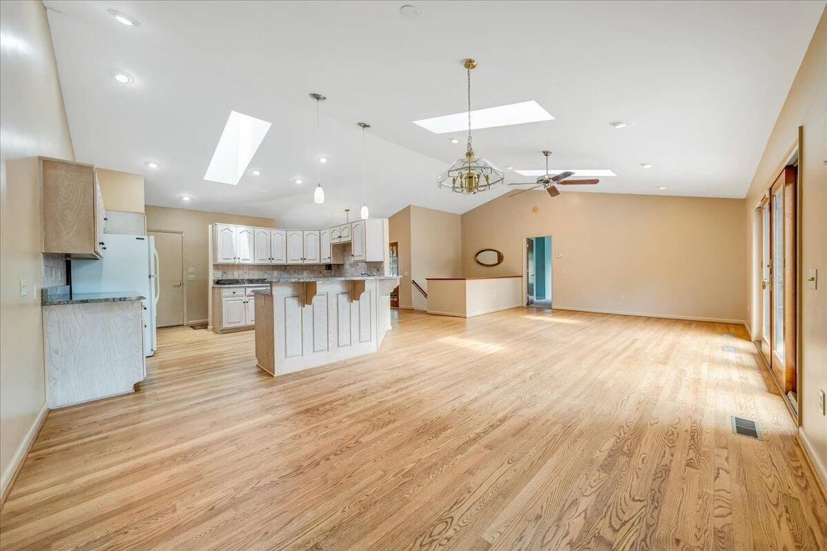 110 Club House DR - Photo 41