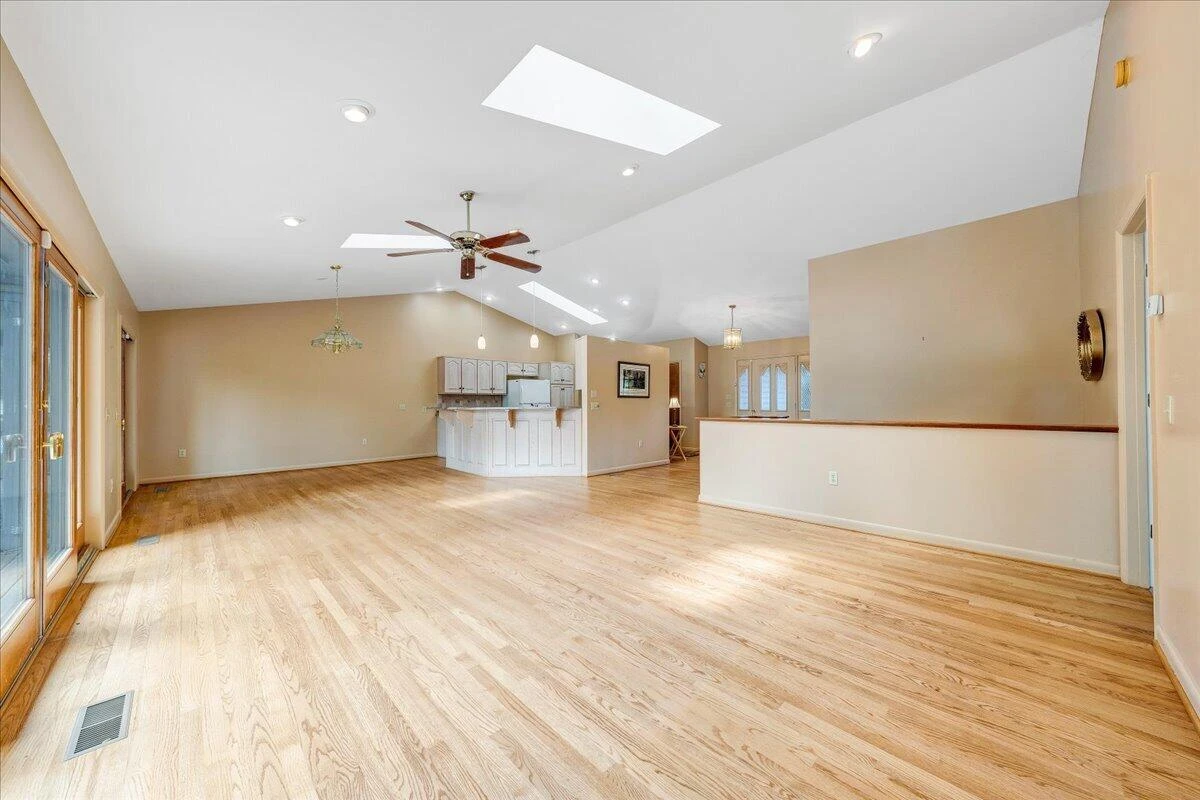 110 Club House DR - Photo 43
