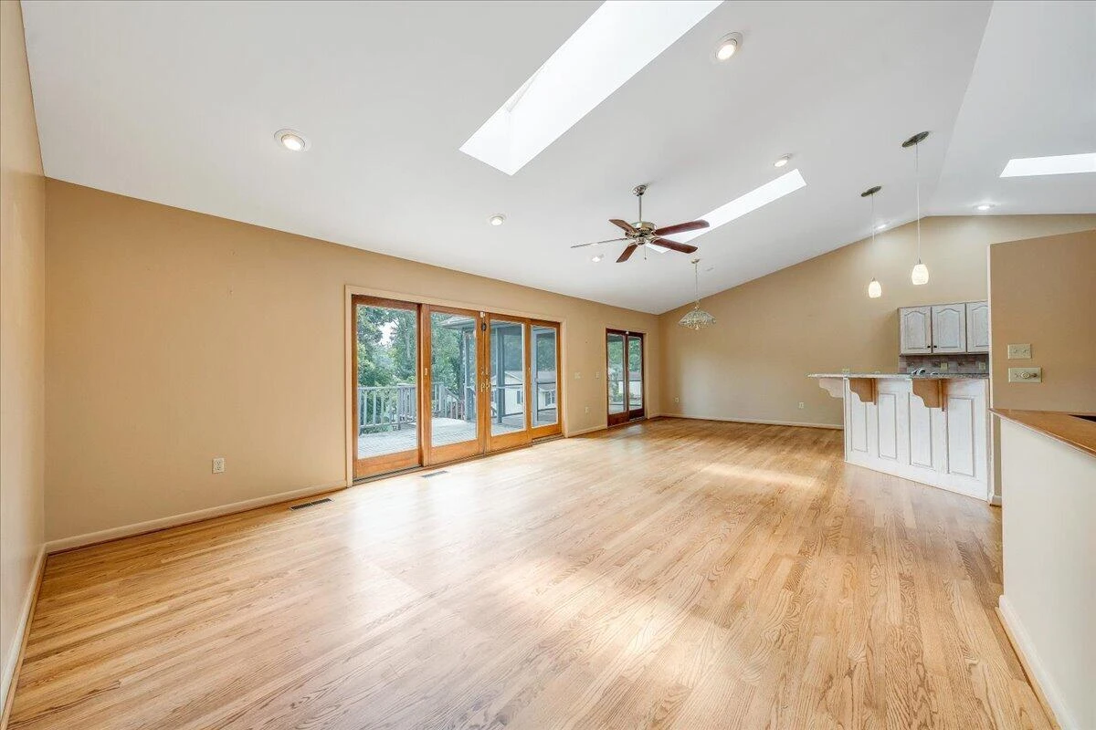 110 Club House DR - Photo 44