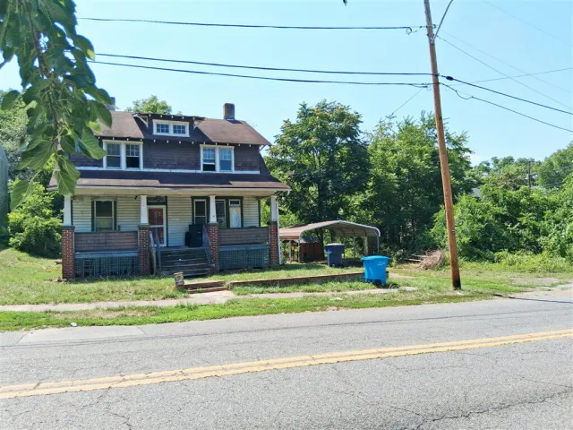 107 18Th ST SE