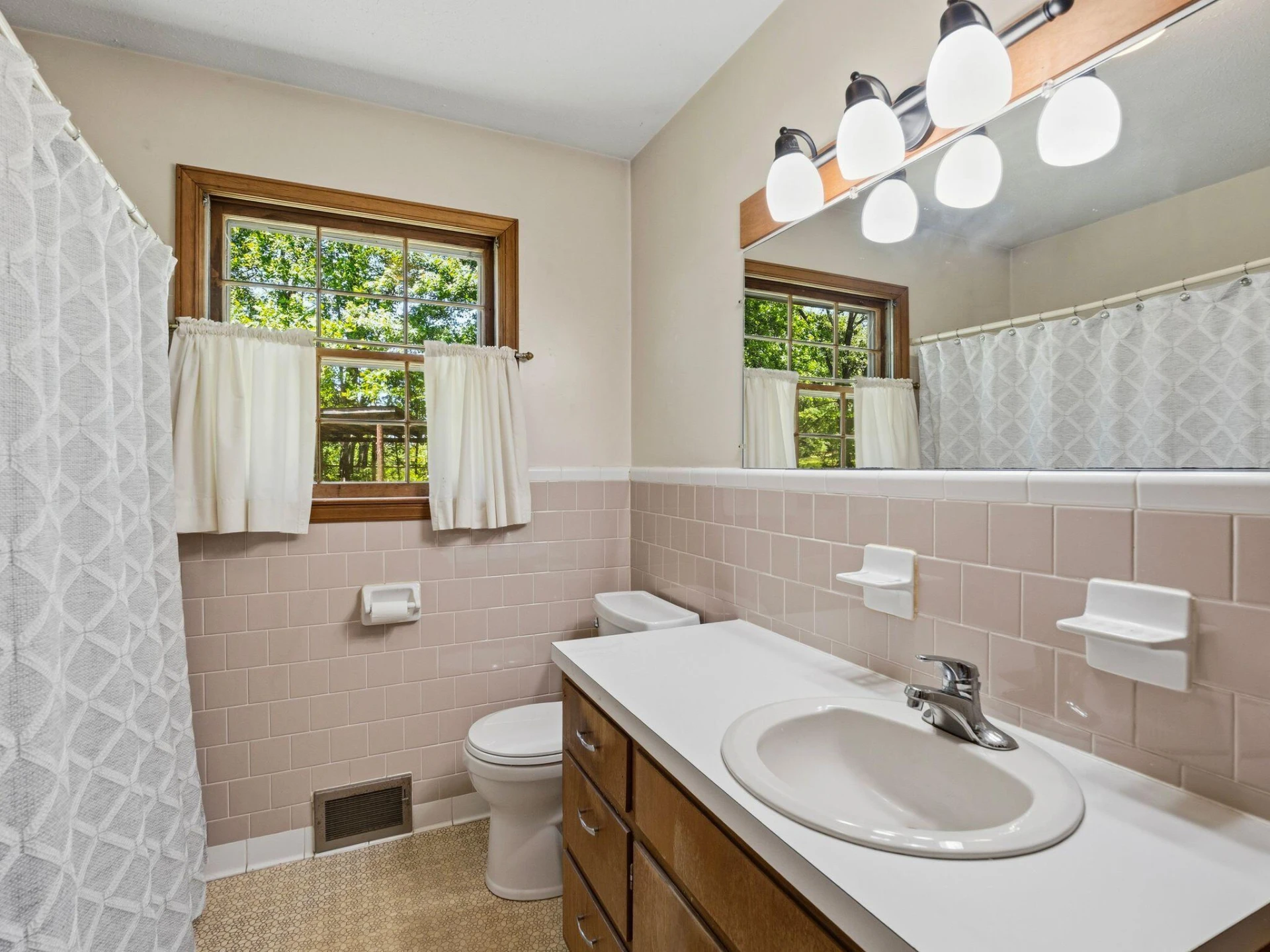 1115 Robin Ridge RD - Photo 22