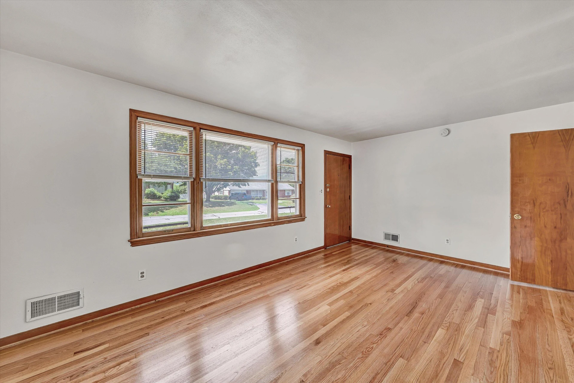 1619 Michael ST NW - Photo 2