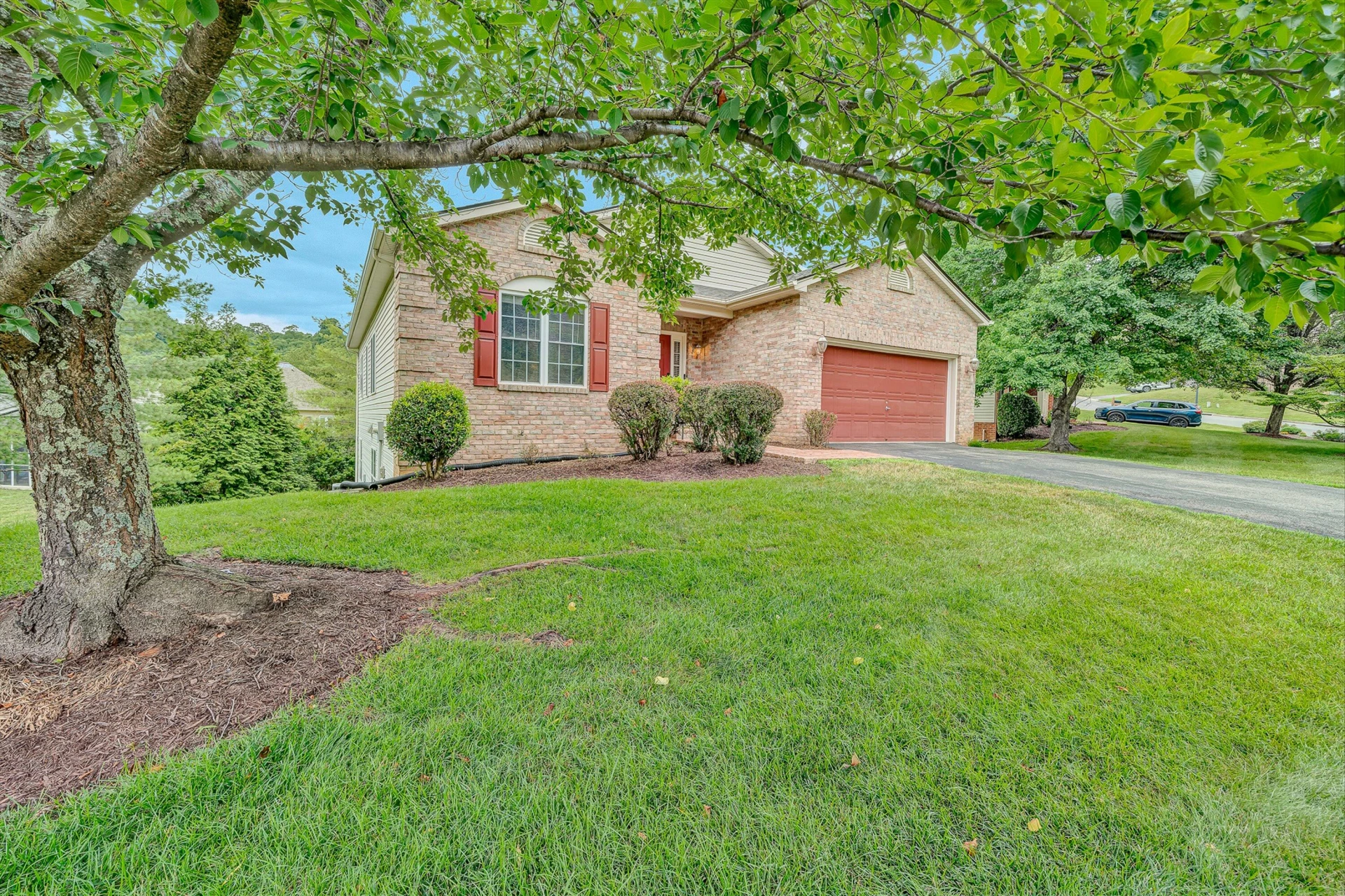 4018 Overlook Trail DR - Photo 3