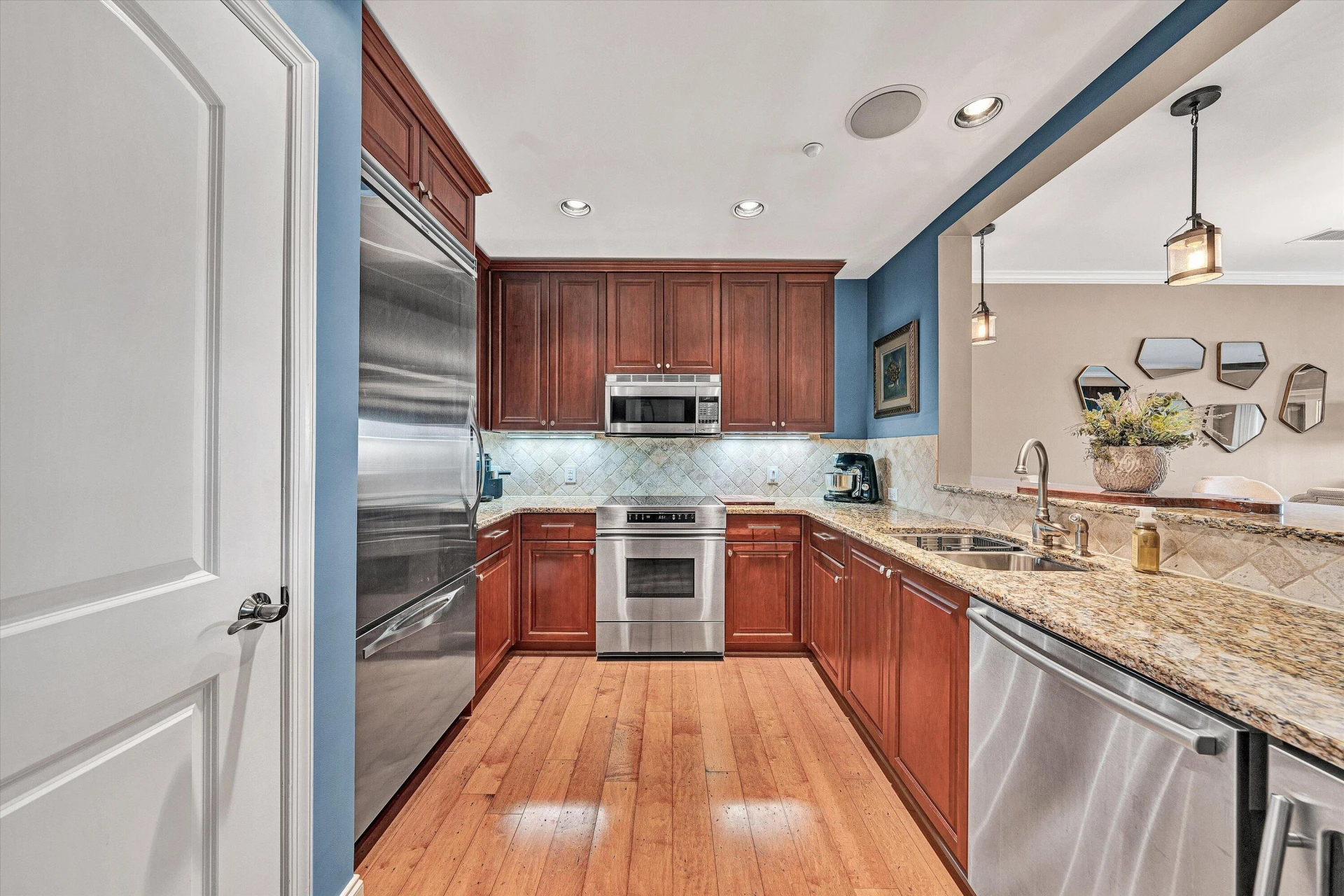 100 Bridgewater Pointe PL #UNIT 607 - Photo 13