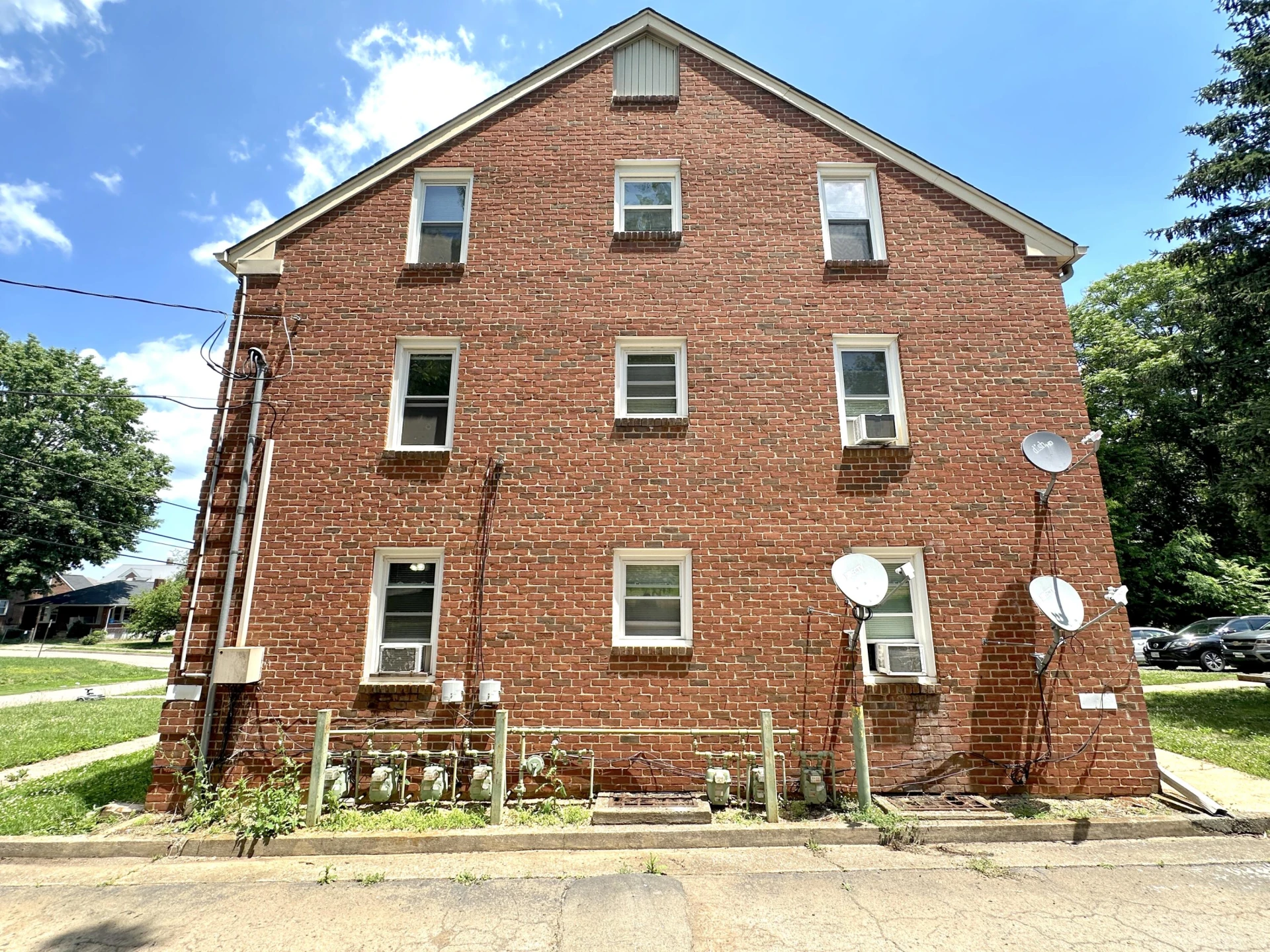2813 Clarendon AVE NW - Photo 12