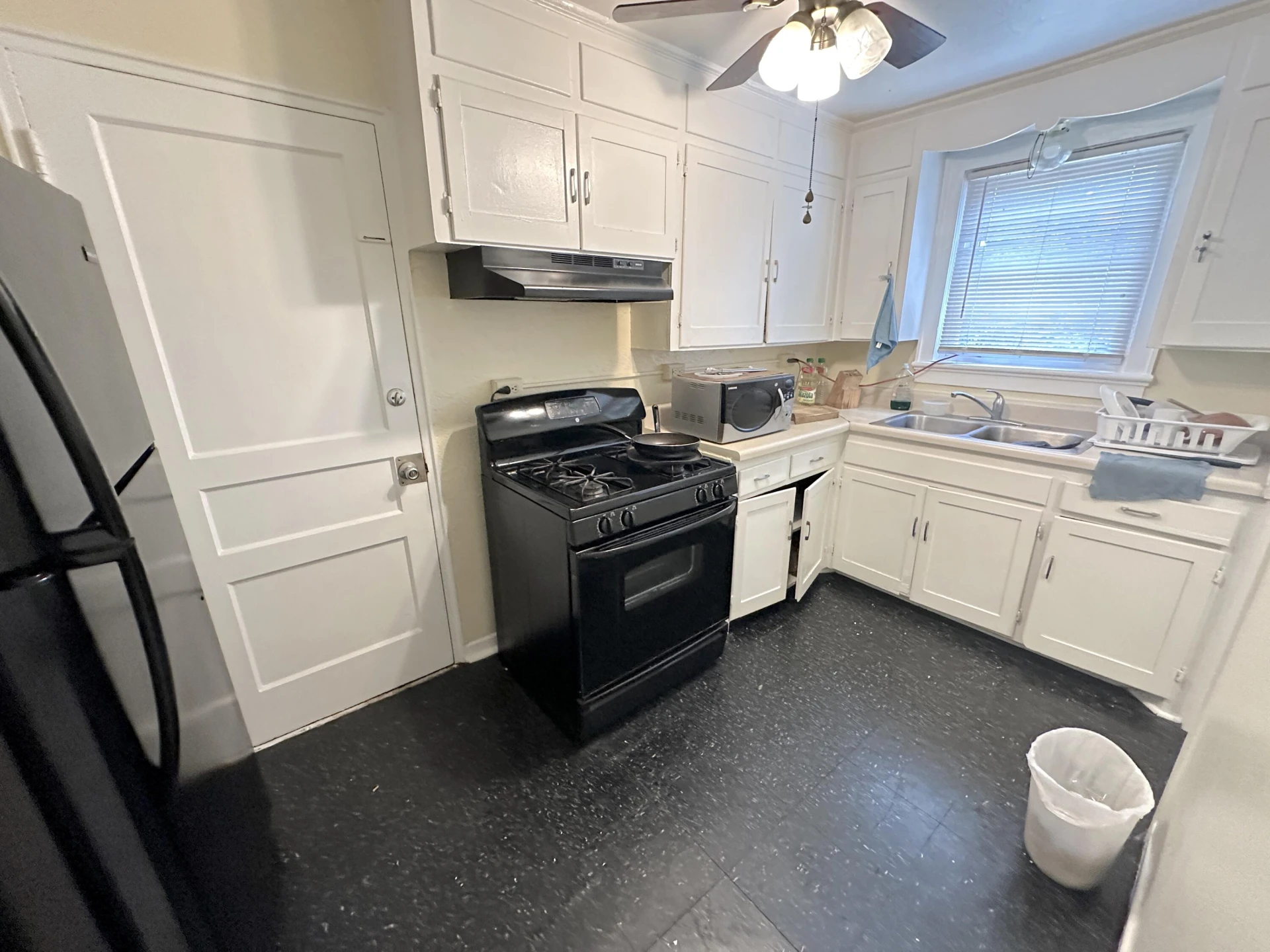 2813 Clarendon AVE NW - Photo 29