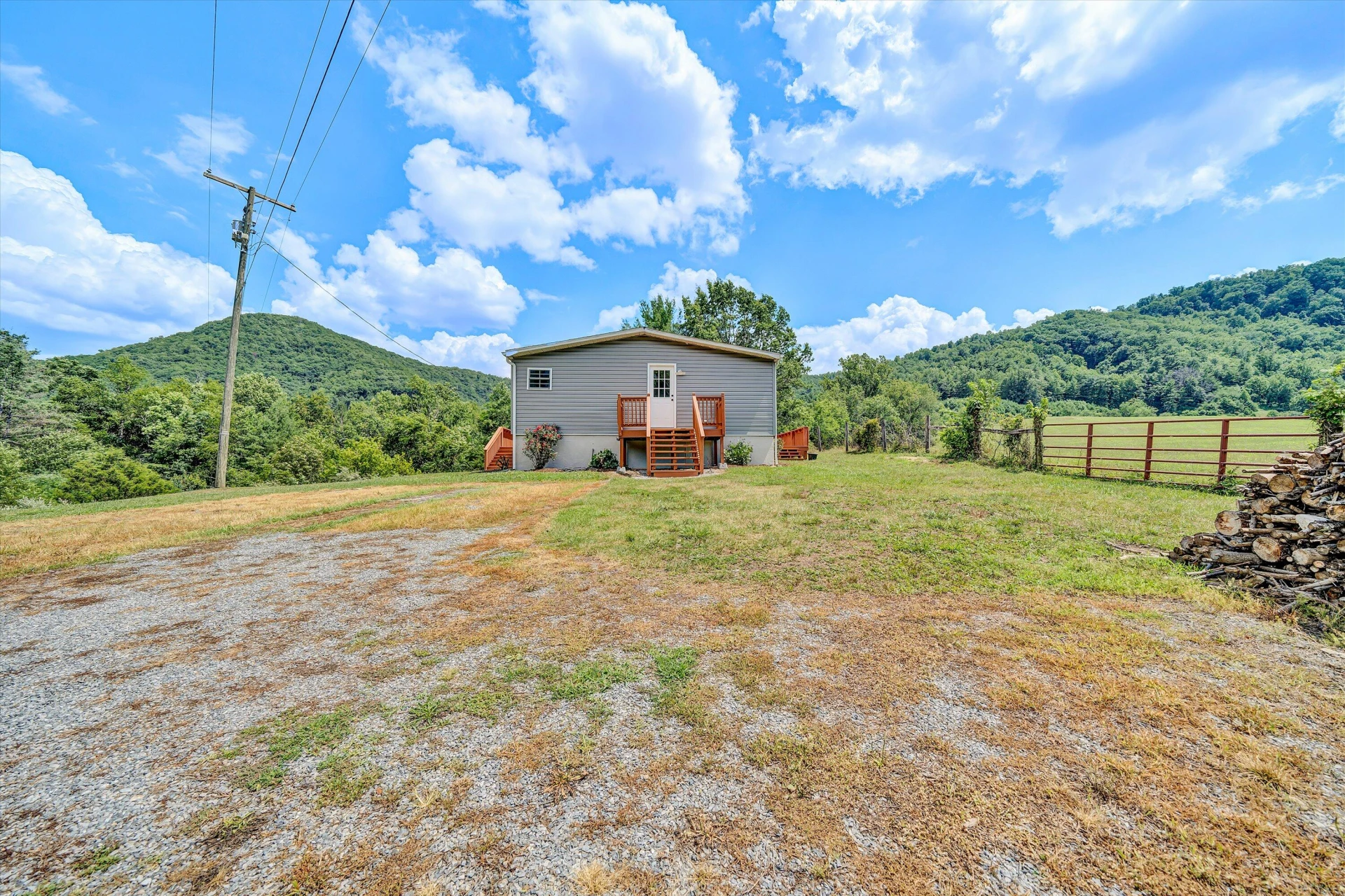 2825 Forage RD - Photo 27