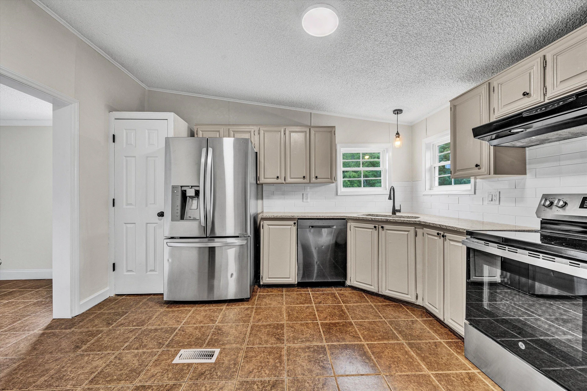2825 Forage RD - Photo 9