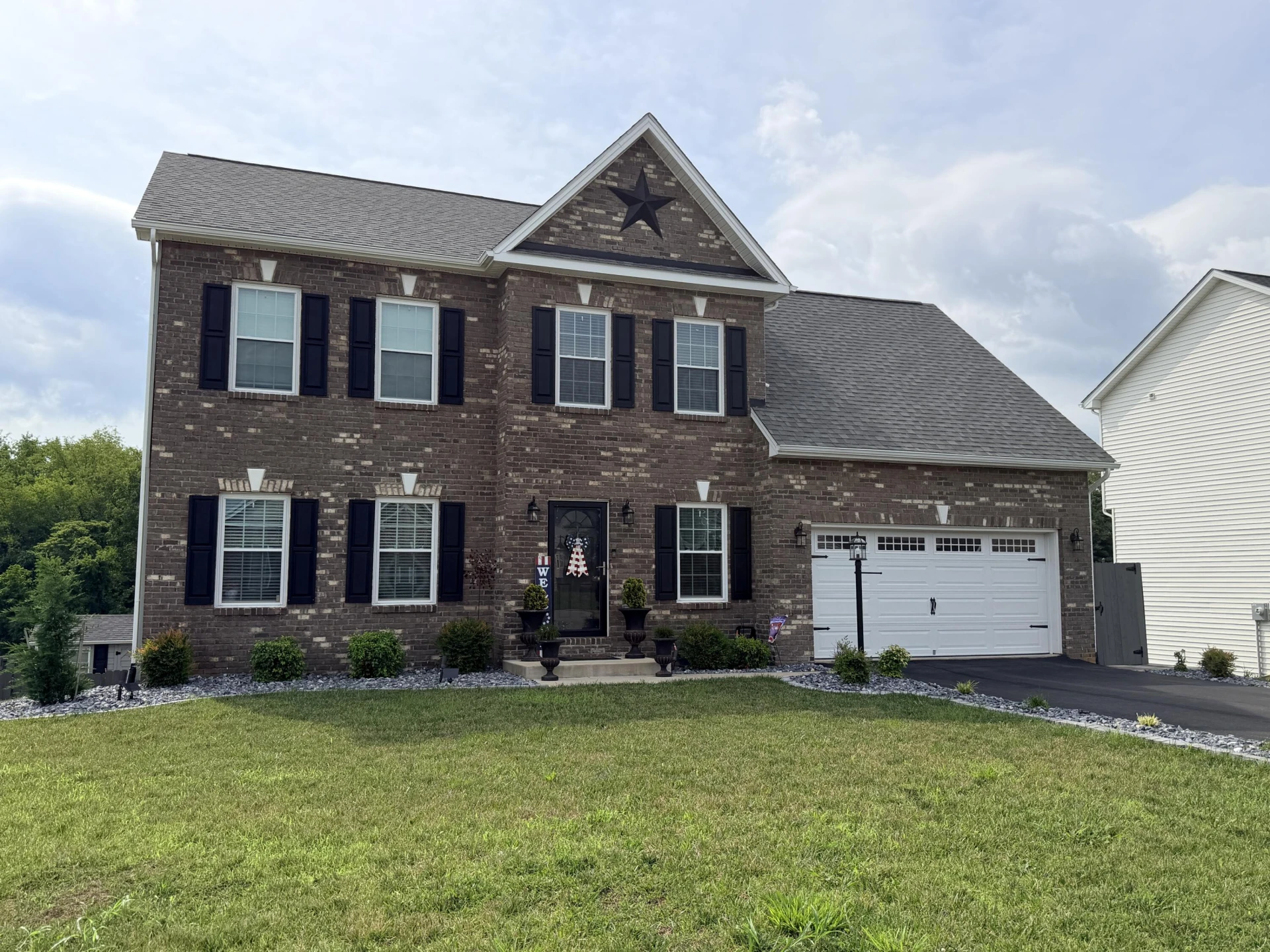 595 Spring Grove DR - Photo 2