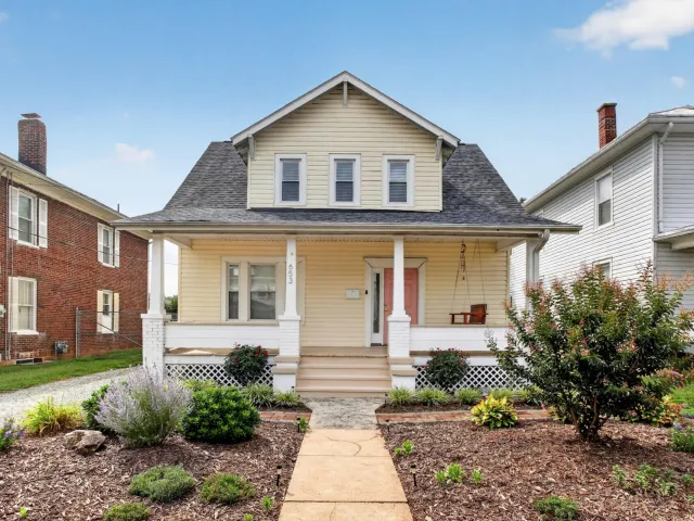 653 Murray AVE SE