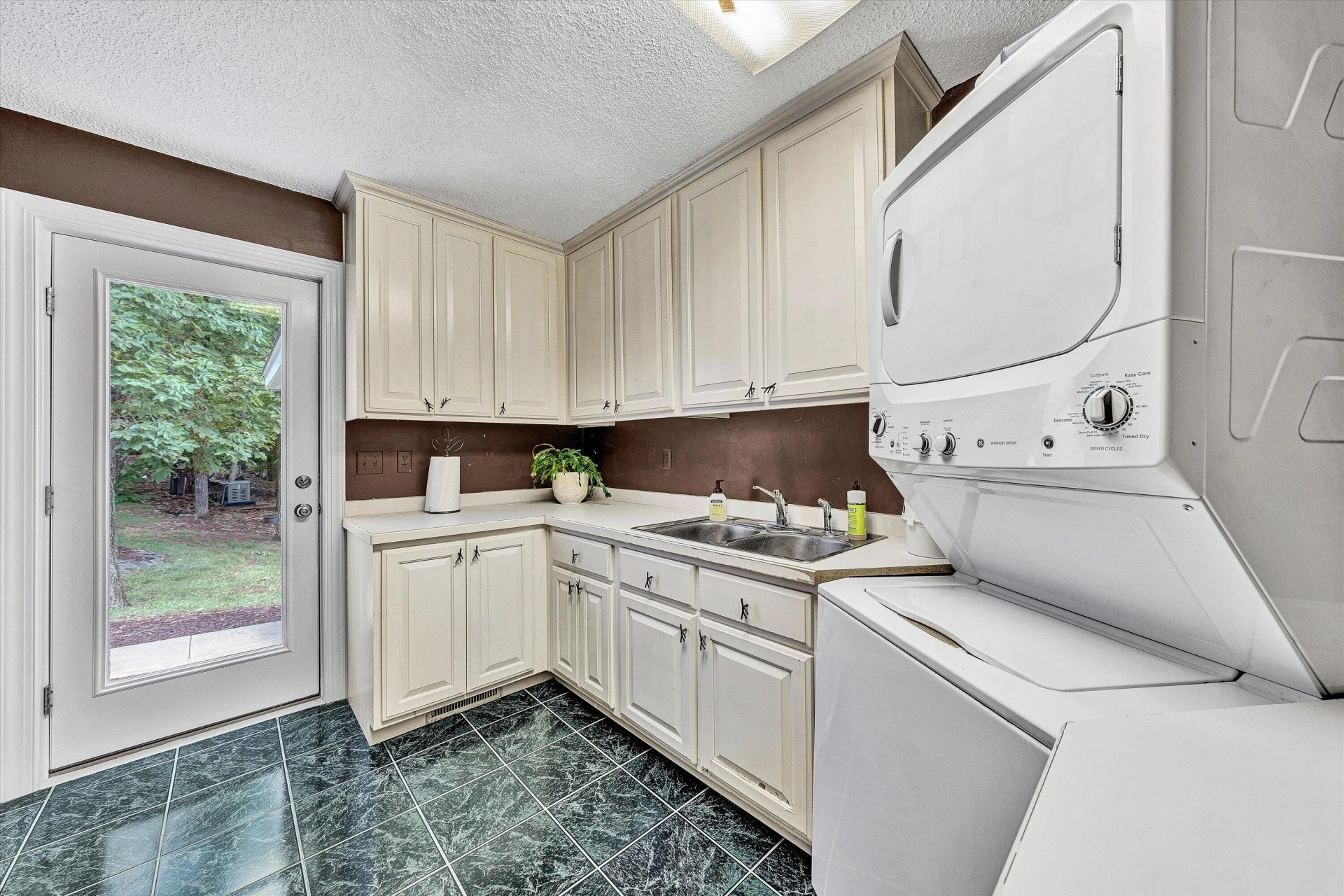 2455 Merriman Way RD - Photo 38