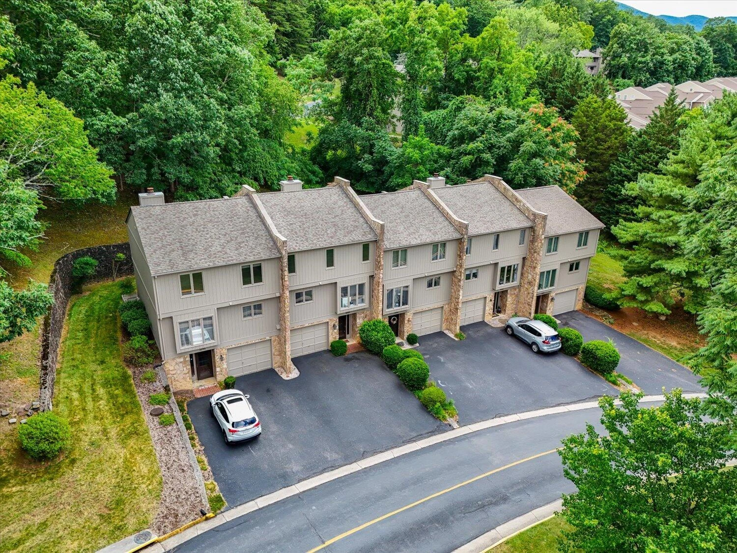 3255 Londonderry LN - Photo 27