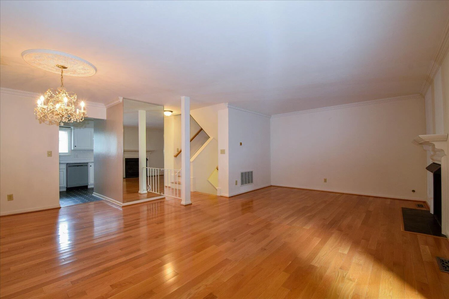 3255 Londonderry LN - Photo 7