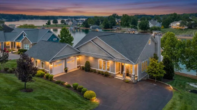 290 Sunset Pointe DR