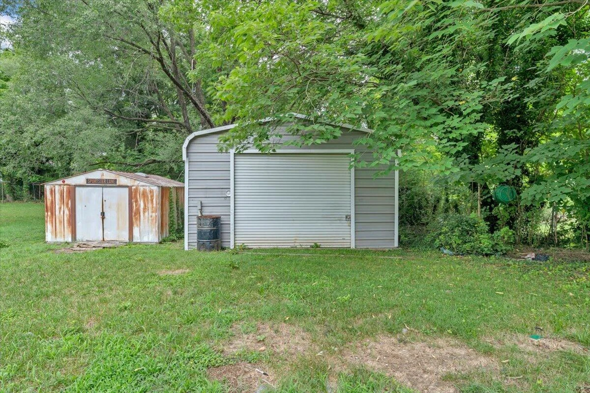 2923 Courtland RD NW - Photo 11
