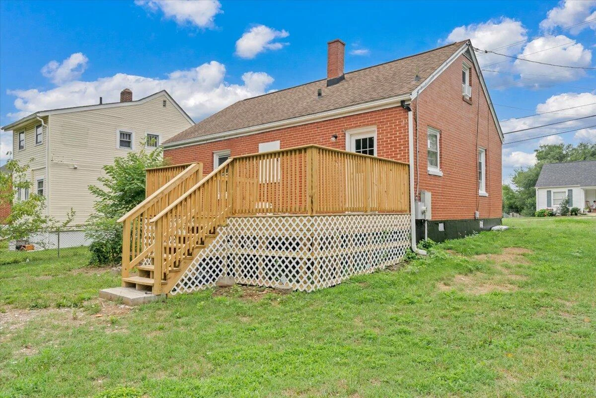 2923 Courtland RD NW - Photo 8